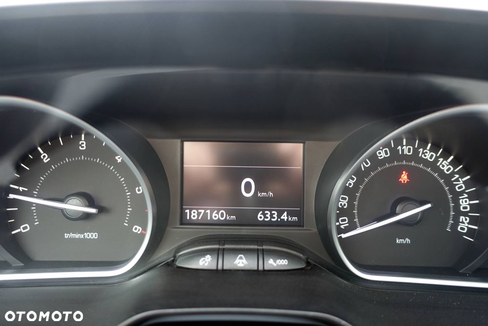 Peugeot 208 1.6 e-HDi Allure STT - 17