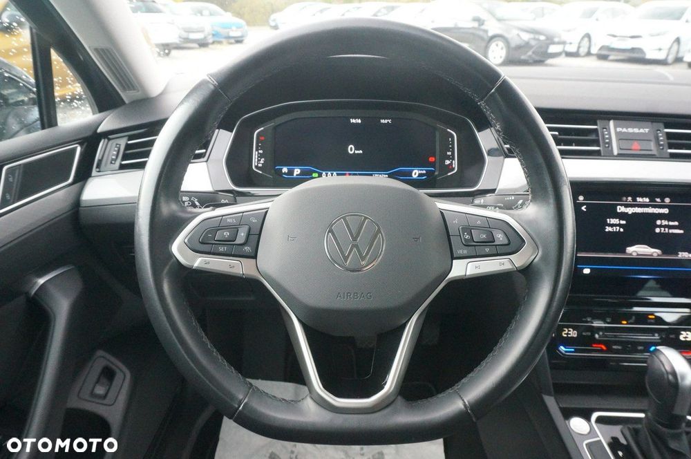 Volkswagen Passat - 13