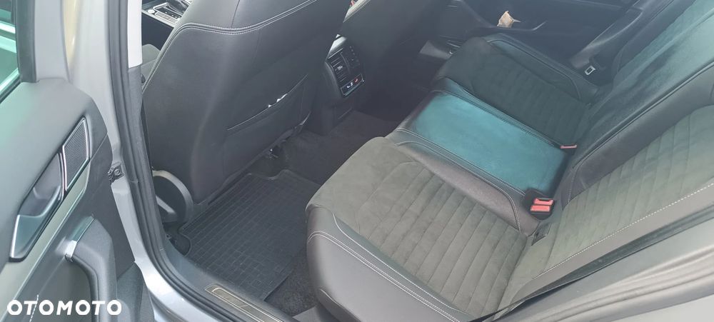 Volkswagen Passat Variant 2.0 TDI SCR DSG Elegance - 15