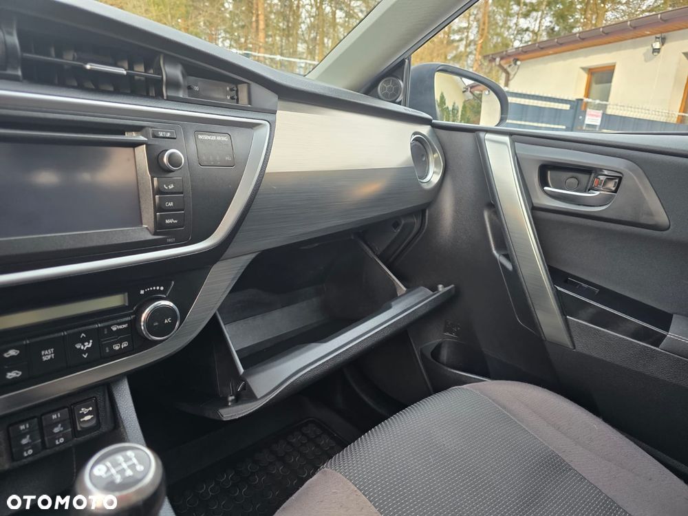 Toyota Auris 1.6 Premium Comfort - 6