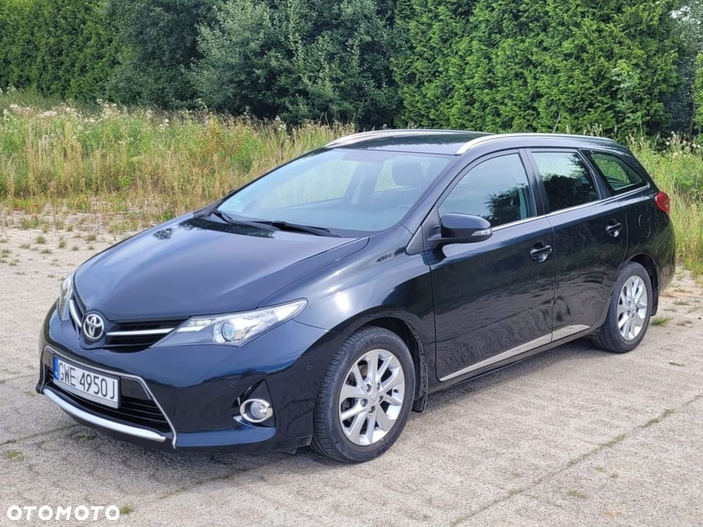 Toyota Auris 1.6 Premium - 1