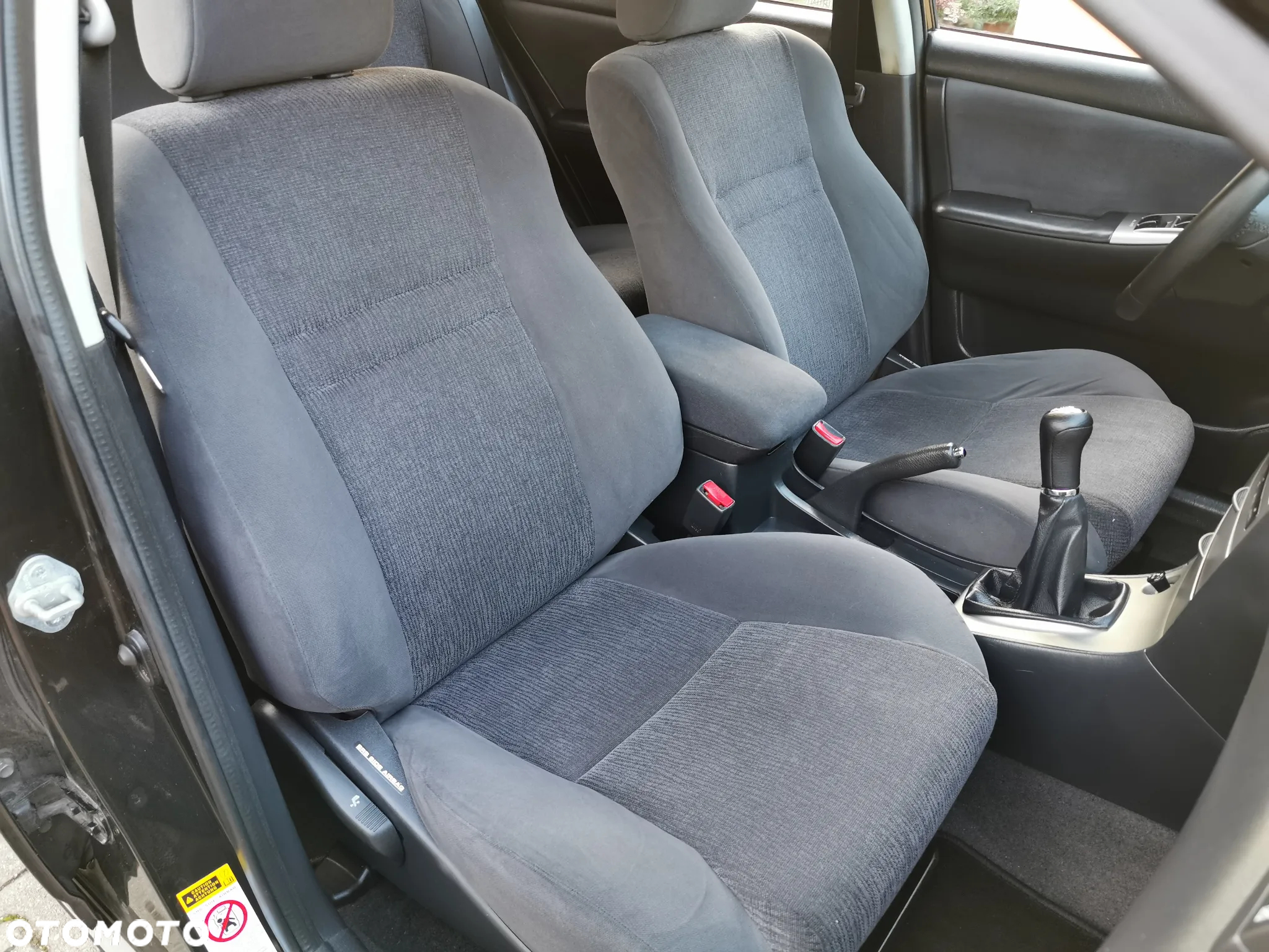 Toyota Corolla 1.6 VVT-i Sol - 17