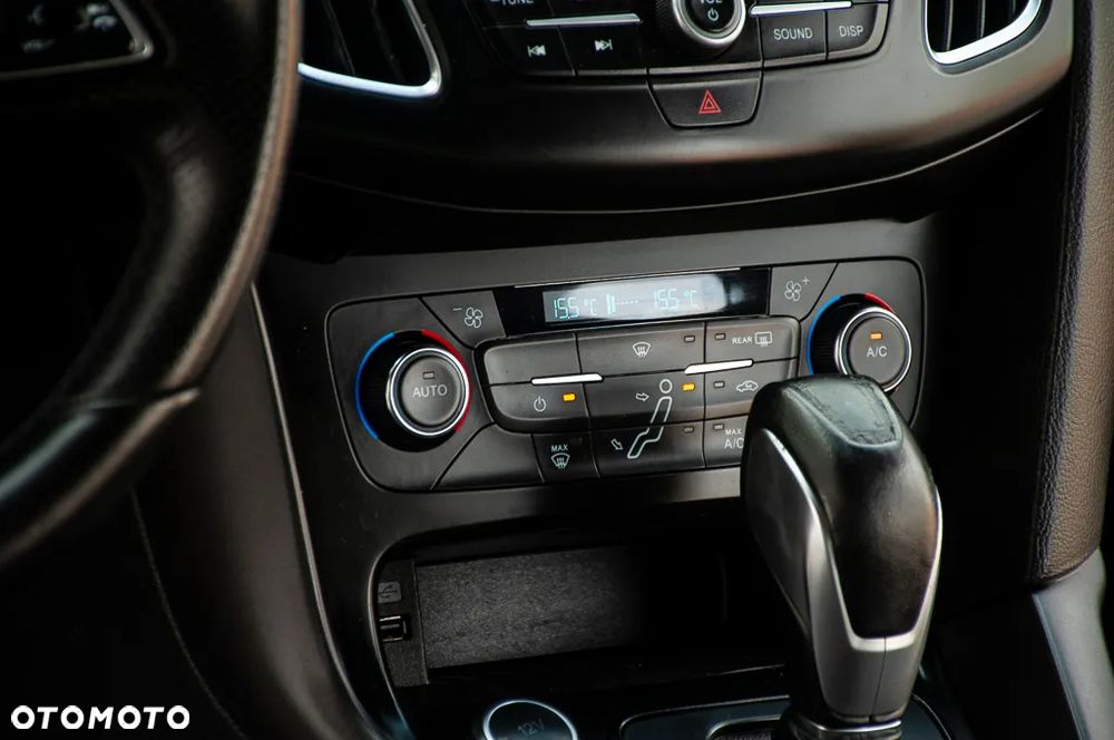 Ford Focus 1.5 EcoBlue Start-Stopp-System ST-LINE STYLE - 33