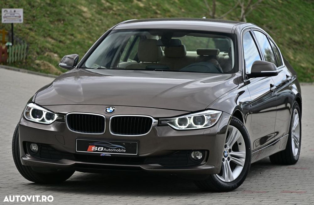 BMW Seria 3 320i Efficient Dynamics Edition - 12