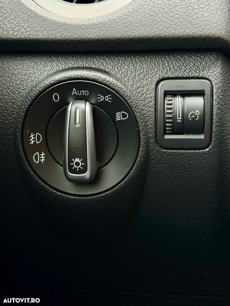 Volkswagen Tiguan 2.0 TDI DPF 4Motion BlueMotion Technology DSG Lounge Sport & Style - 20