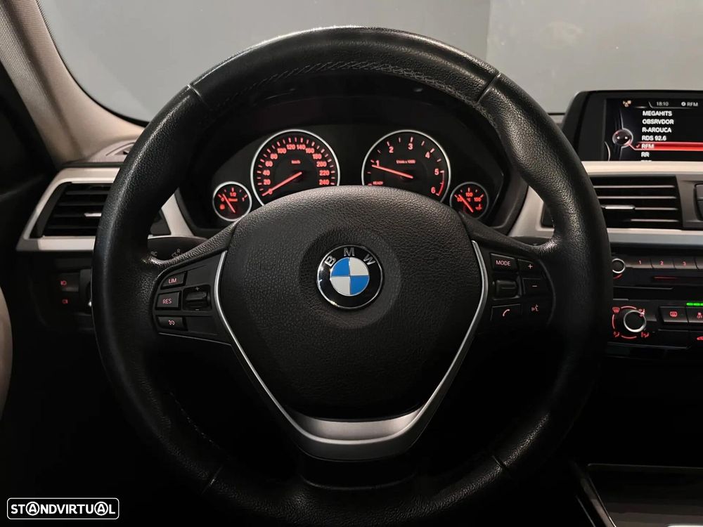 BMW 318 d Line Sport - 17
