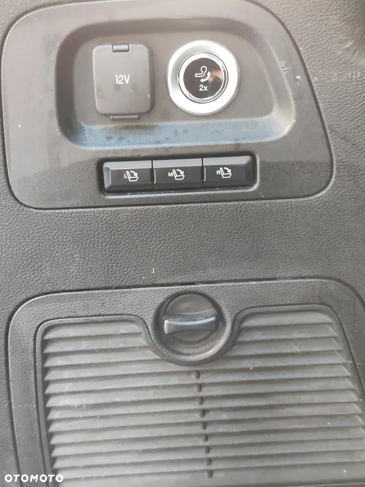 Ford S-Max 2.0 TDCi Titanium PowerShift - 24