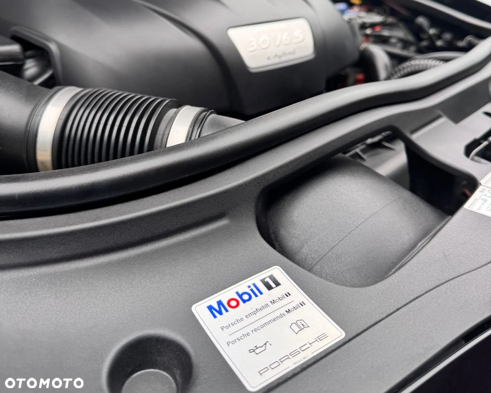 Porsche Panamera - 16