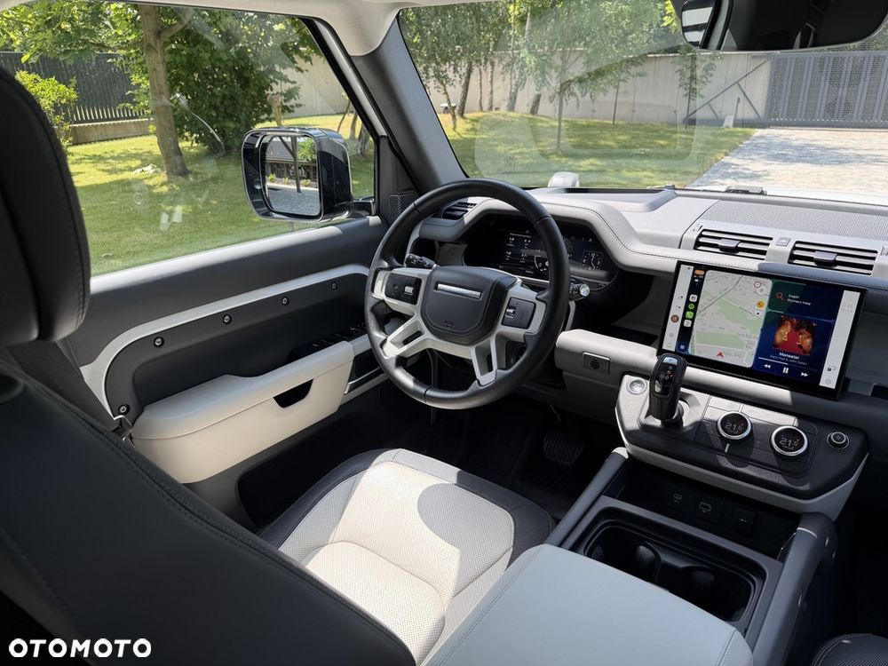 Land Rover Defender 3.0 D300 mHEV X-Dynamic HSE - 17