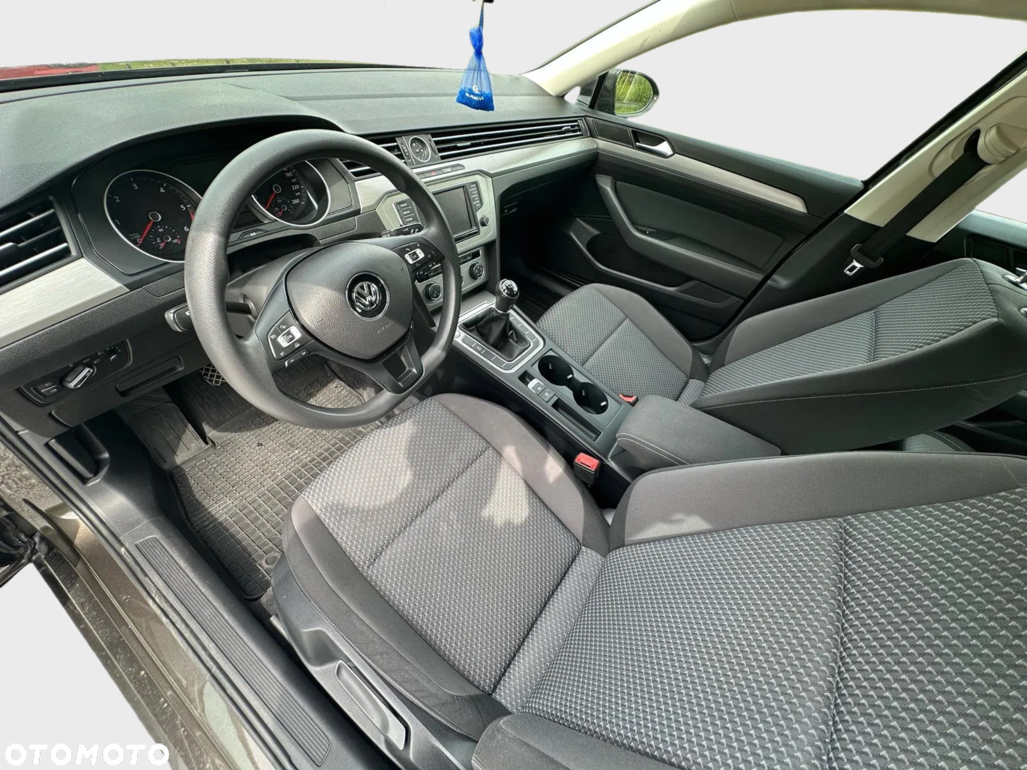 Volkswagen Passat 1.6 TDI BMT Trendline - 10