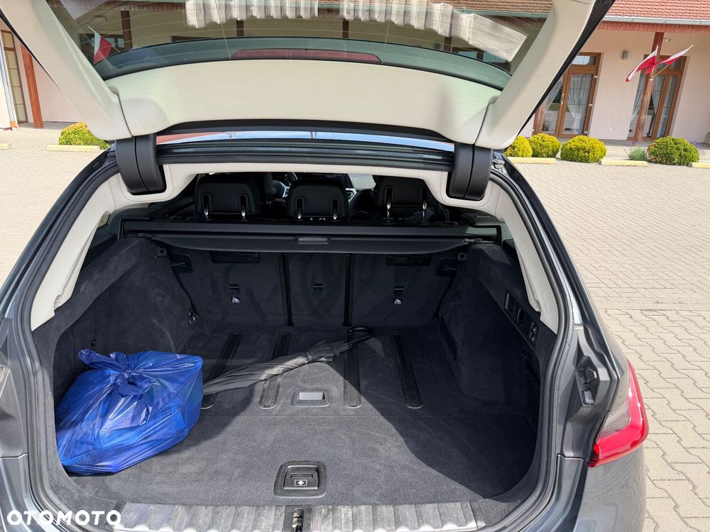 BMW Seria 3 320d Sport Line - 13