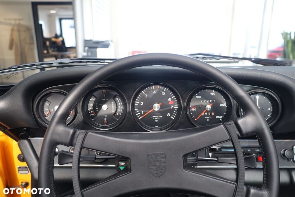 Porsche 911 - 12