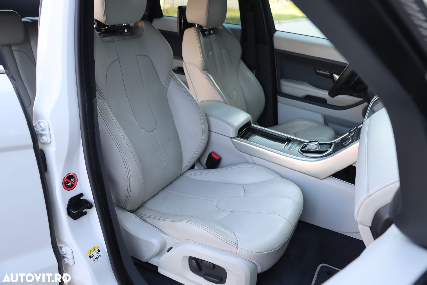 Land Rover Range Rover Evoque - 12