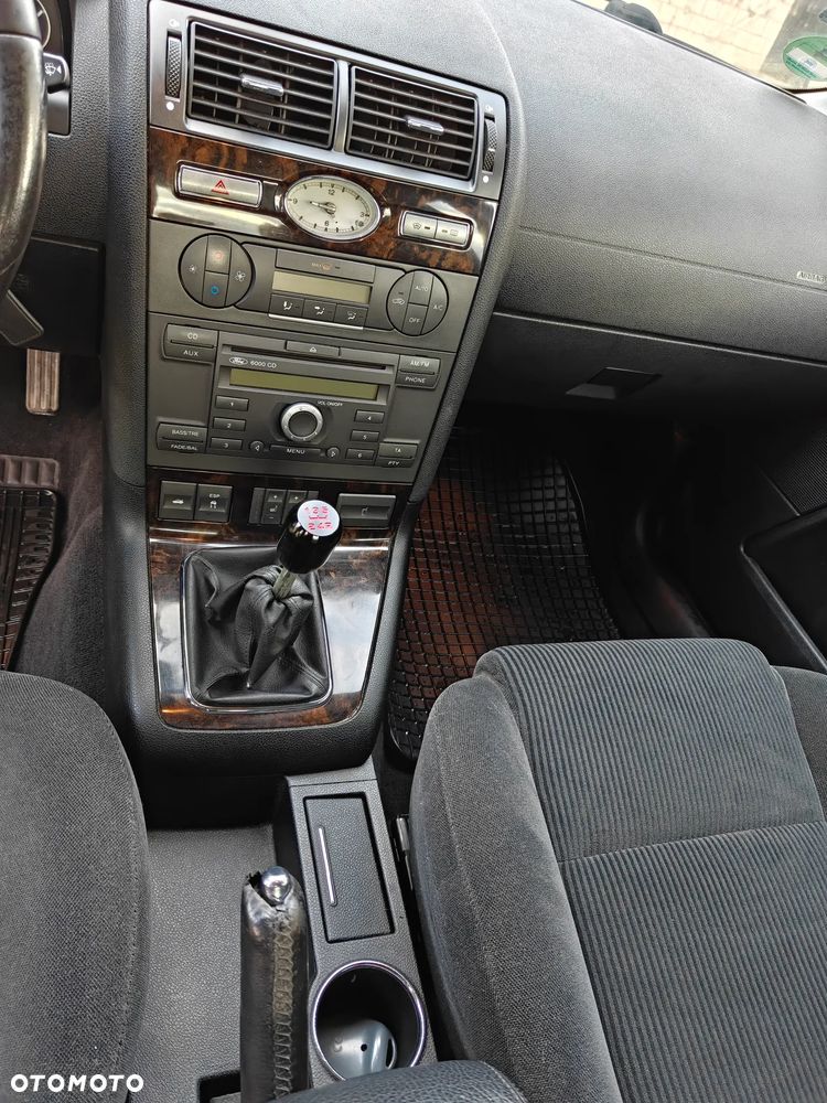 Ford Mondeo - 12