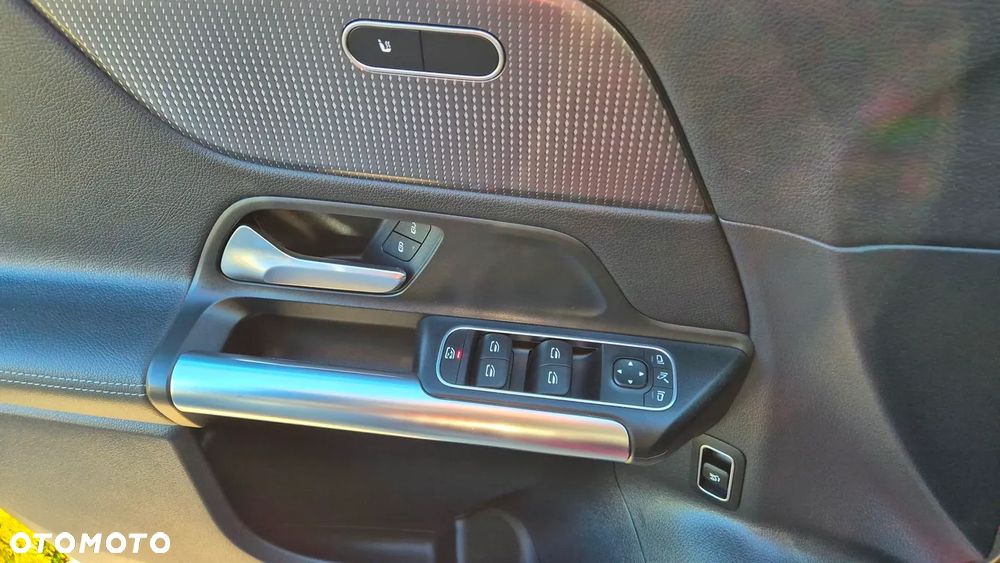 Mercedes-Benz Klasa B 180 Progressive 7G-DCT - 16