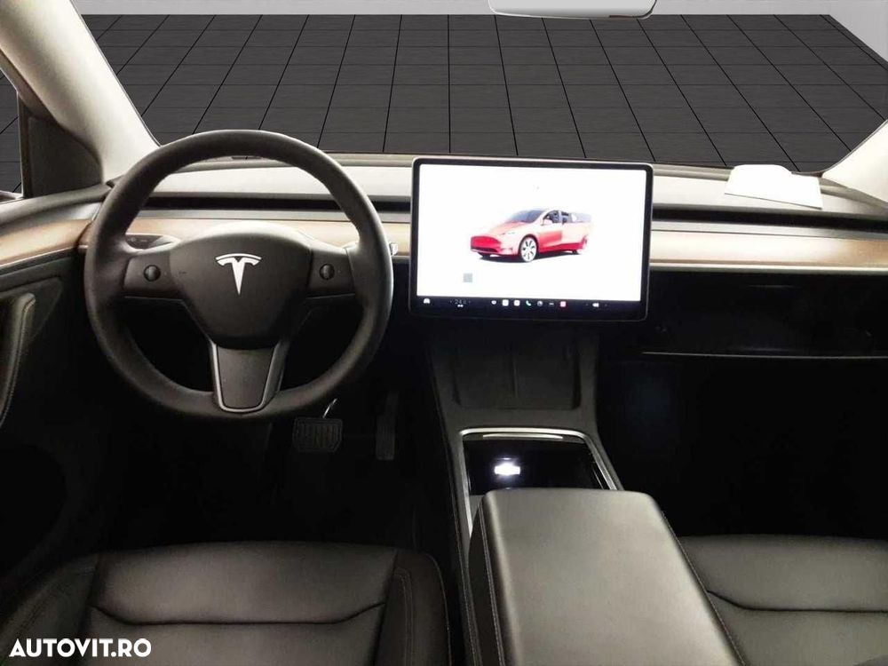 Tesla Model Y - 5