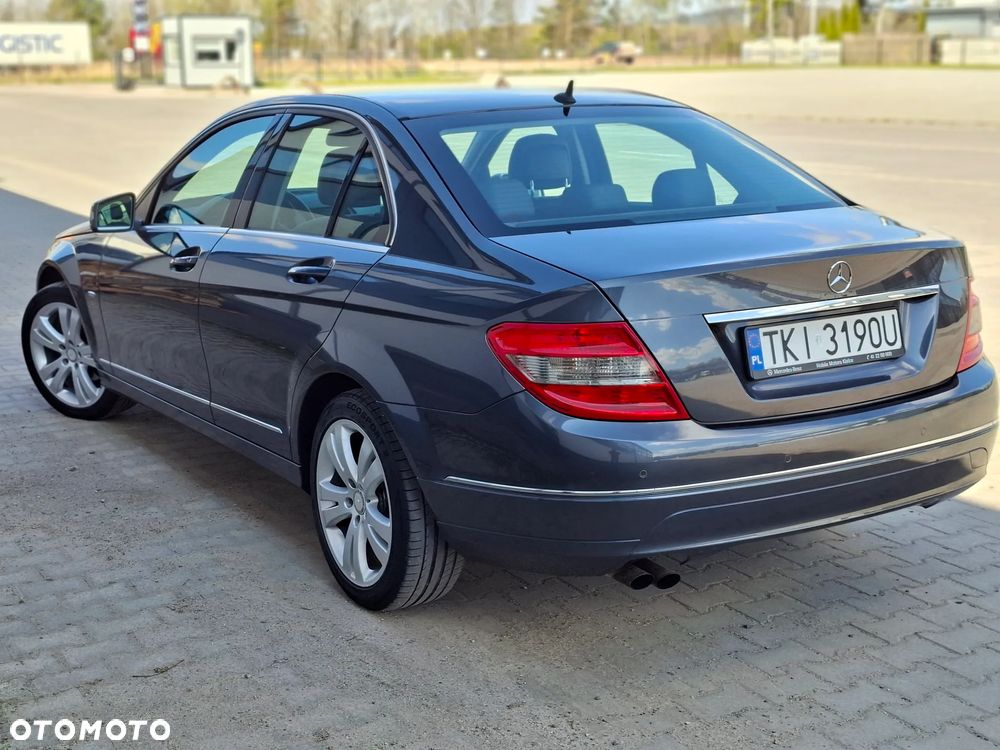 Mercedes-Benz Klasa C 180 CGI BlueEFFICIENCY Avantgarde - 11