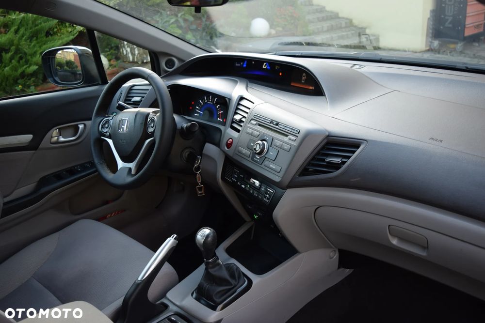 Honda Civic 1.8 Executive EU6 - 11