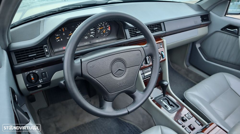 Mercedes-Benz E 220 - 36