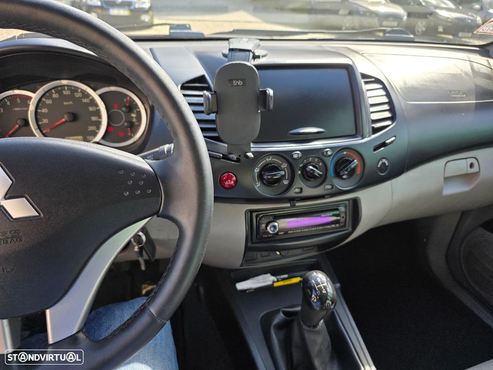 Mitsubishi L200 2.5 DI-D CD Intense AC/JLL - 12