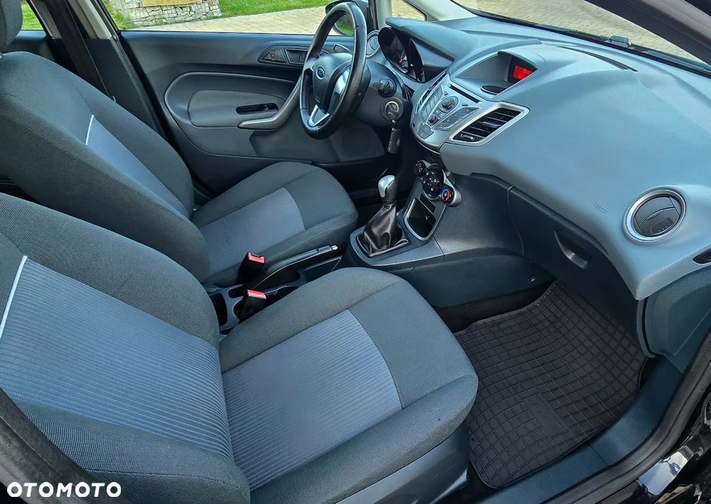 Ford Fiesta 1.4 Champions Edition - 26