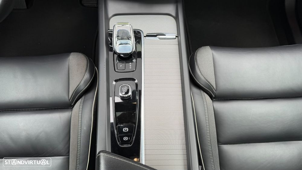 Volvo XC 60 T6 AWD Recharge Plus Dark - 22