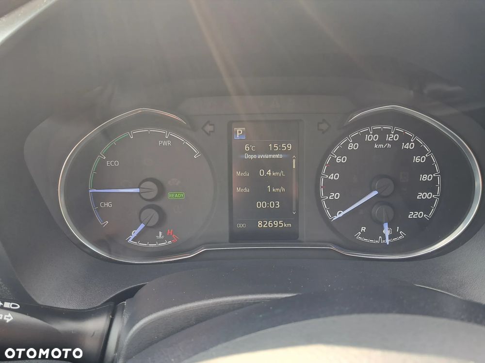 Toyota Yaris Hybrid 100 Selection Passion - 13