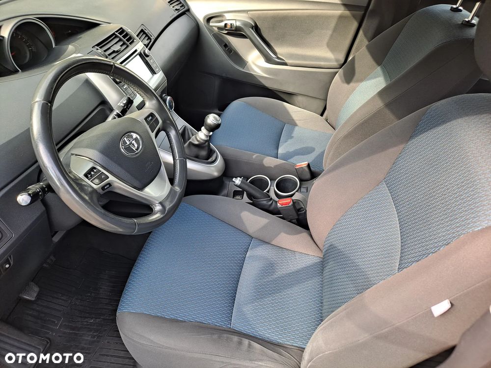 Toyota Verso 1.6 D-4D Active - 11