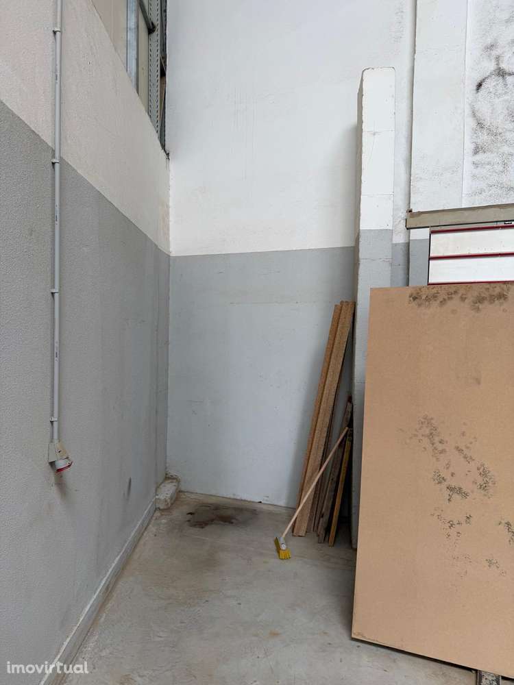 Arrenda.se Armazém /Alhos Vedras - Grande imagem: 5/7