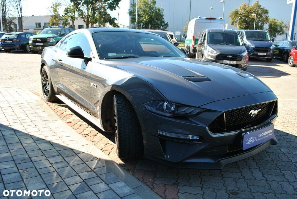 Ford Mustang - 4