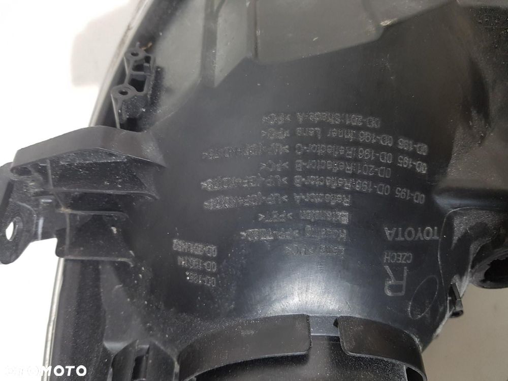 TOYOTA YARIS III 3 LIFT 17- LAMPA PRZÓD PRZEDNIA PRAWA EUROPA ORYGINAŁ - 5