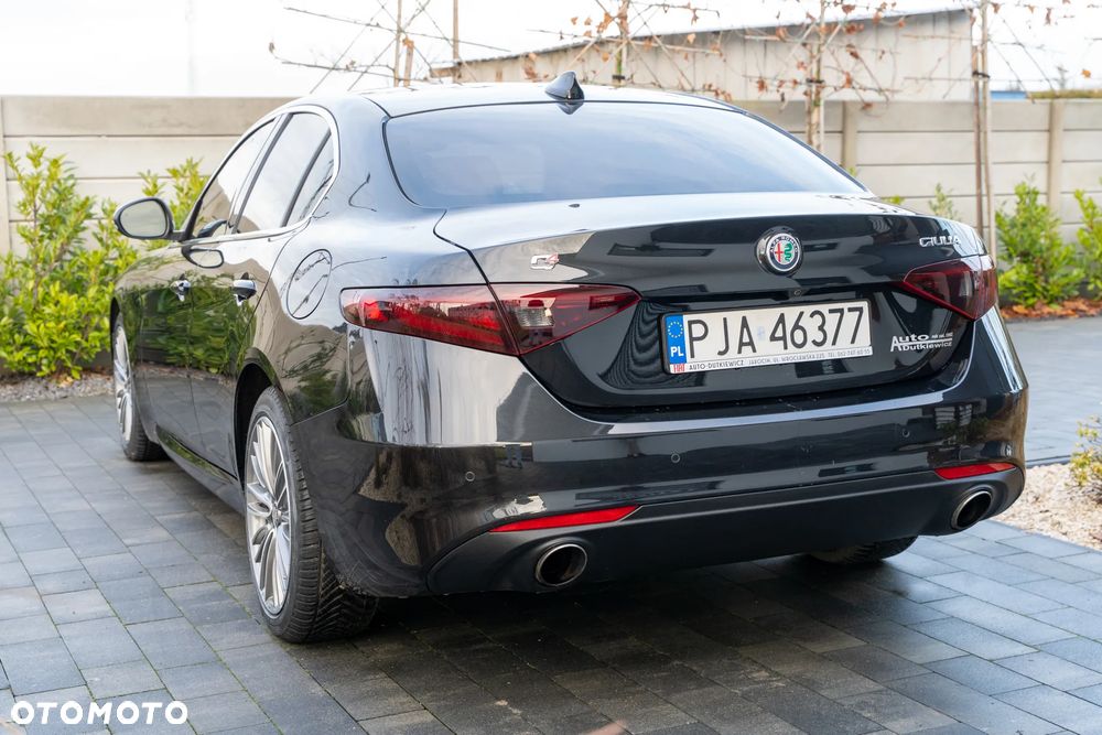 Alfa Romeo Giulia - 4