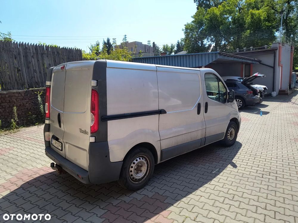 Renault TRAFIC - 2