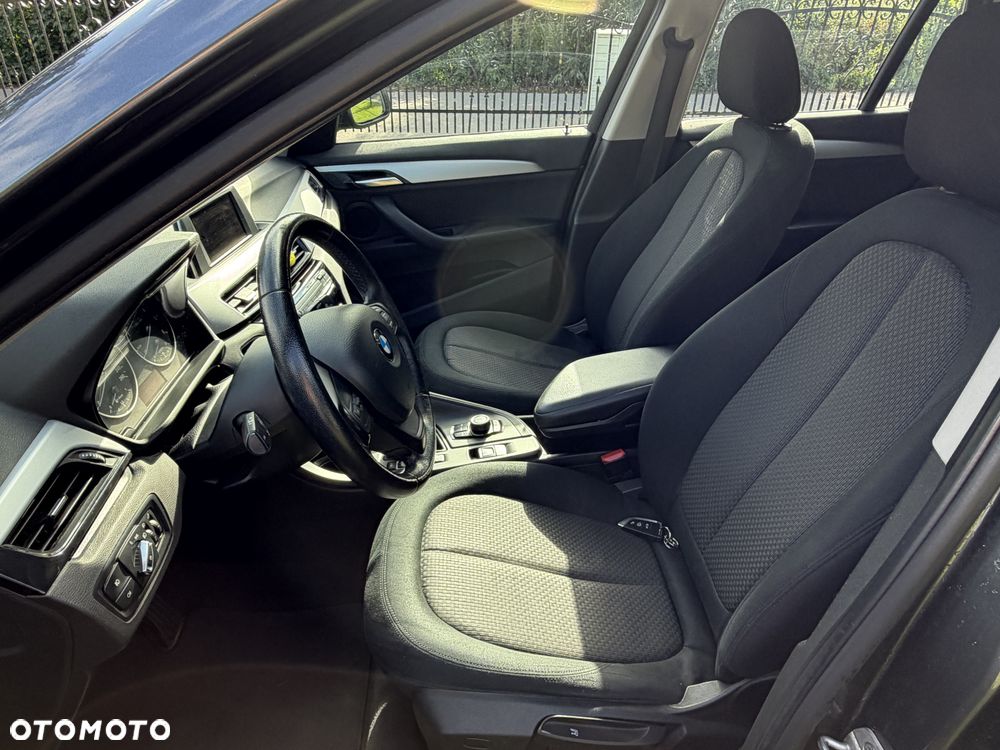 BMW X1 sDrive16d - 12