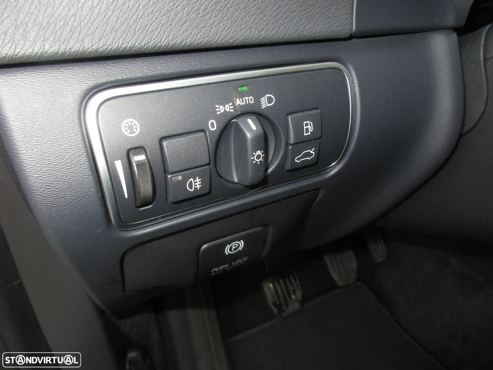 Volvo V60 2.0 D4 Momentum - 33