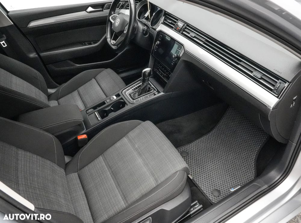 Volkswagen Passat 2.0 TDI DSG Comfortline - 12