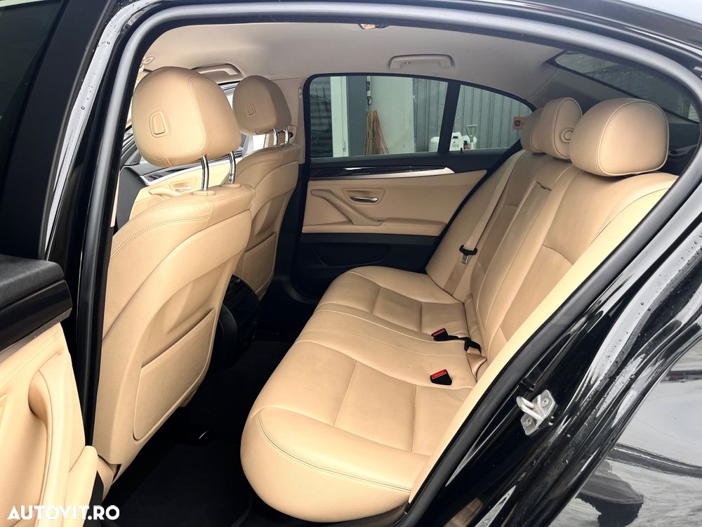 BMW Seria 5 525d Aut. Luxury Line - 18