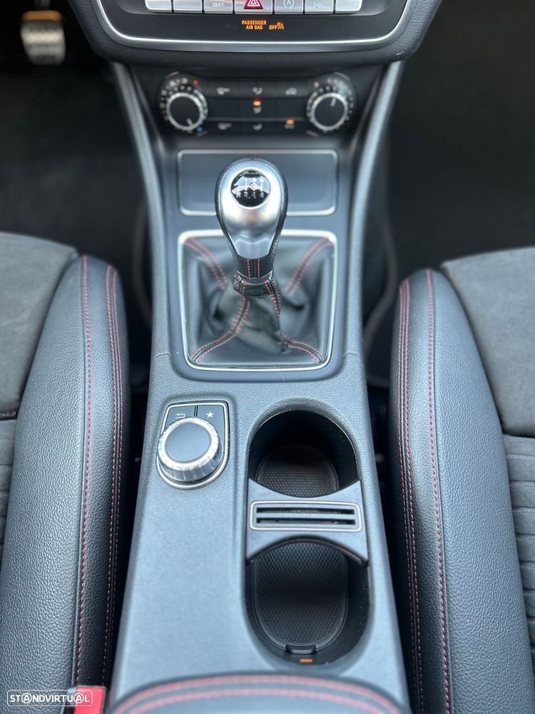 Mercedes-Benz CLA 180 d Shooting Brake AMG Line - 17
