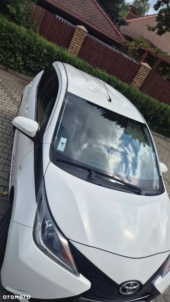 Toyota Aygo x-clusiv - 10