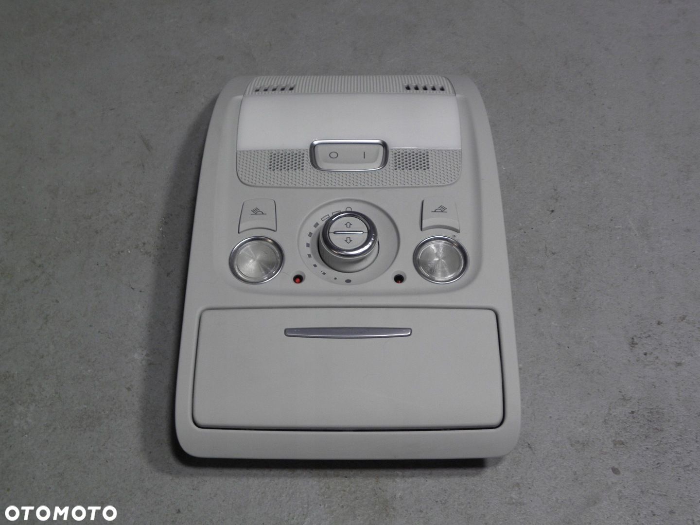 AUDI A4 B8 // LAMPKA SCHOWEK PANEL PODSUFITKI PANORAMA 8T0947135BK - 1