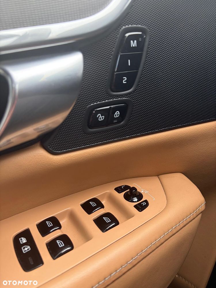 Volvo S90 D5 SCR AWD Inscription - 20