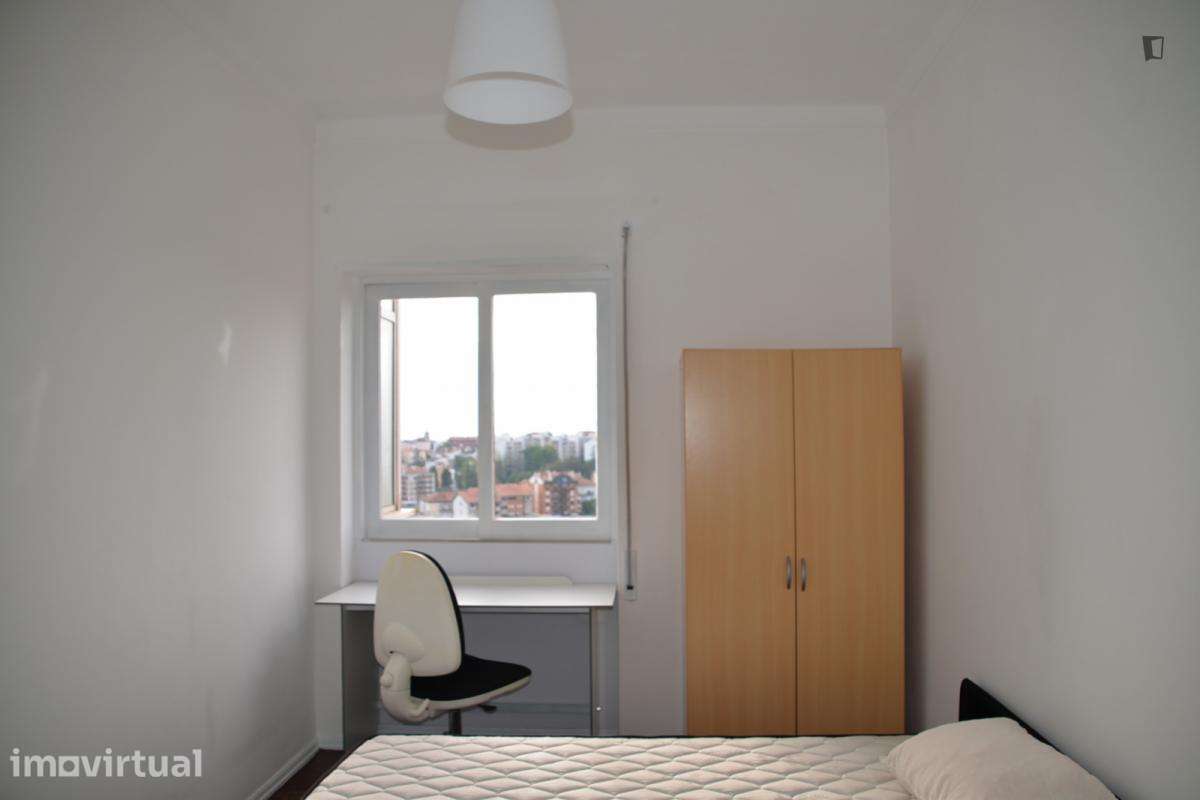 Quarto - localizado em Olivais Coimbra - Grande imagem: 2/19