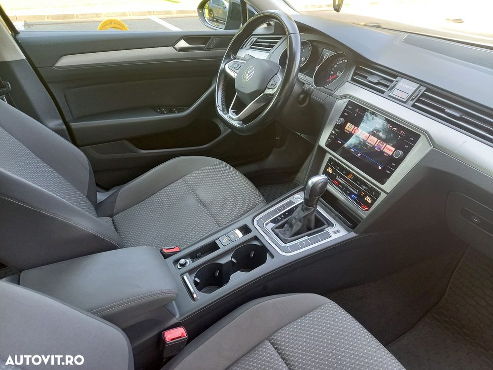 Volkswagen Passat - 11