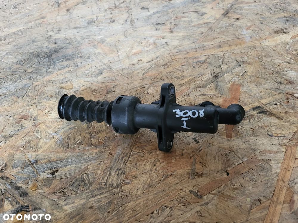 Wysprzęglik pompka Peugeot 3008 1.6 VTI - 2