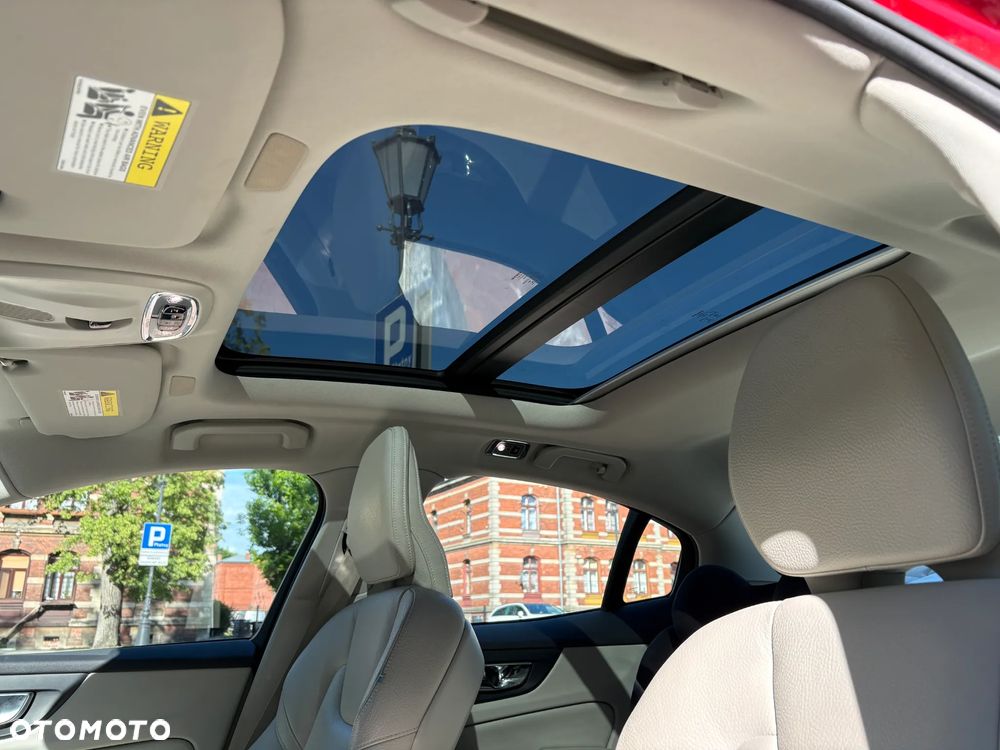Volvo S60 T5 Momentum Pro - 4