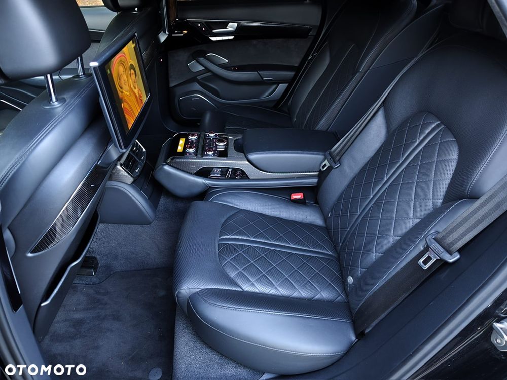 Audi S8 - 23