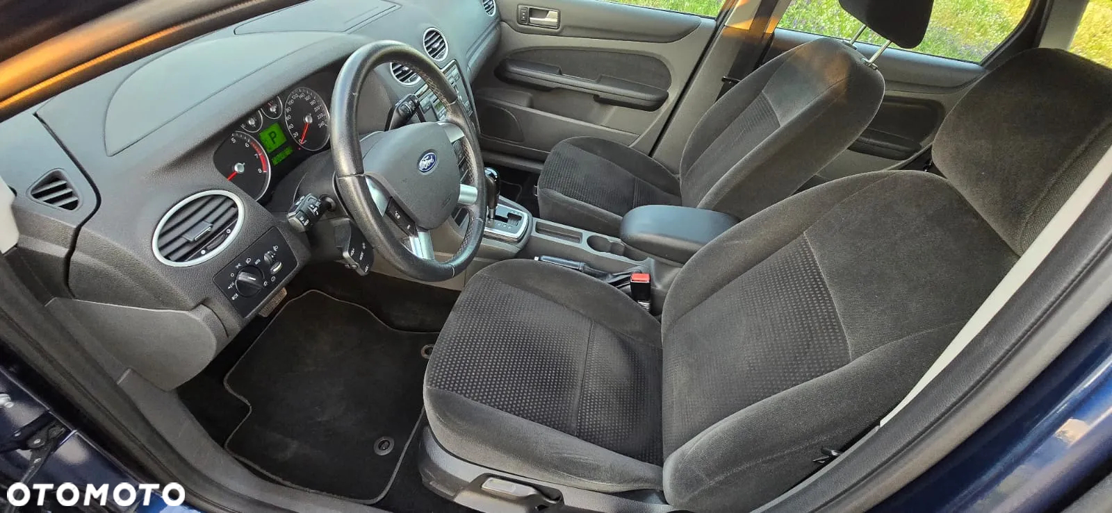 Ford Focus 1.6 Ghia - 9