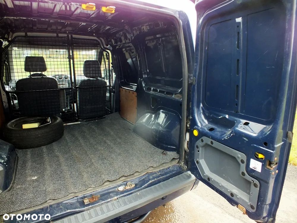 Ford Transit Connect - 23
