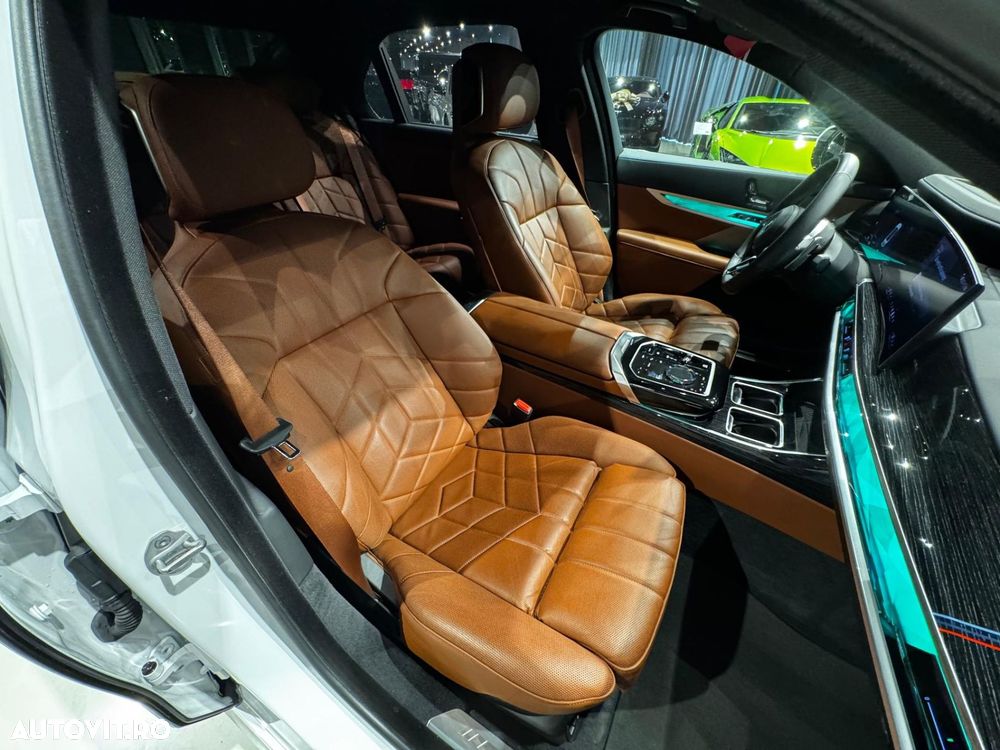 BMW Seria 7 740d xDrive MHEV - 16
