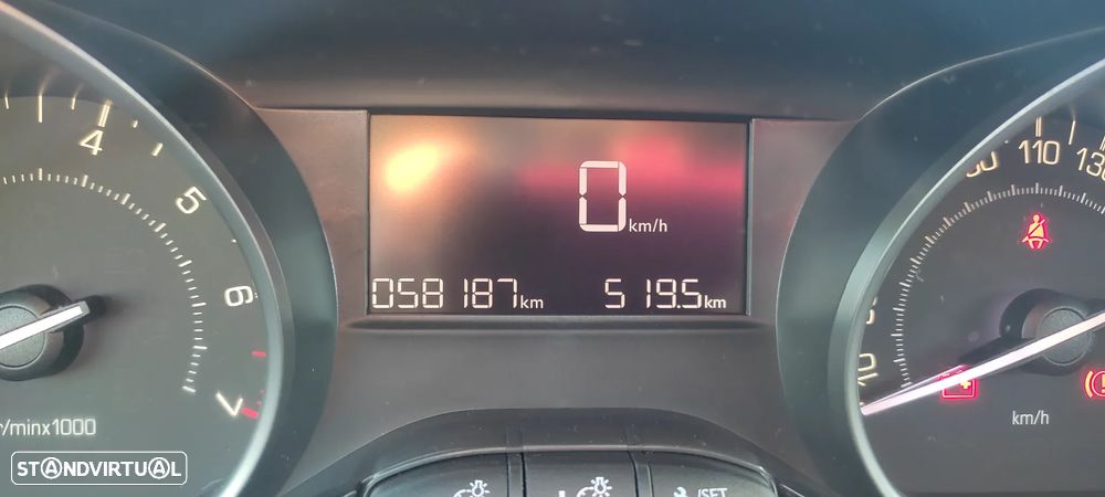 Peugeot 208 1.2 PureTech Signature - 7